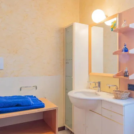 Semesterbostad Rita - Vna201 By Interhome